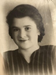 გოგონა ნოდია