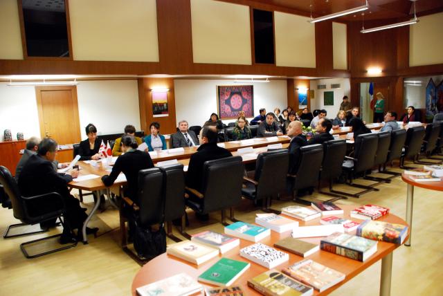 100 Books for Understanding Contemporary Japan