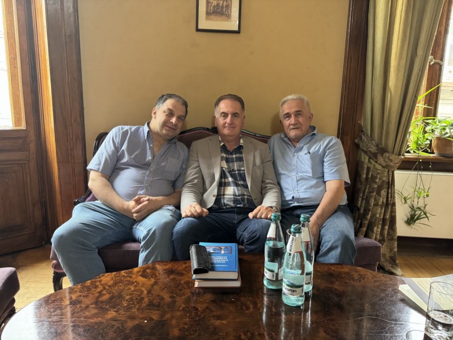კონსტანტინე გამსახურდია ტაჯიკ კოლეგას შეხვდა