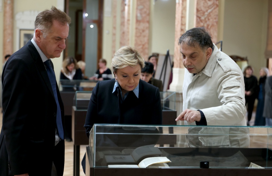 ეროვნული ბიბლიოთეკის მიერ შეძენილი უნიკალური ექსპონატების გამოფენა
