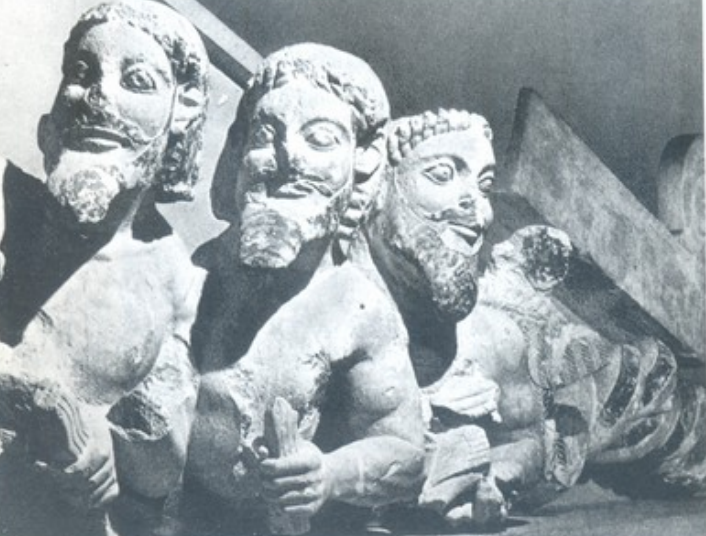 ფაილი:Hekatompedoni.png