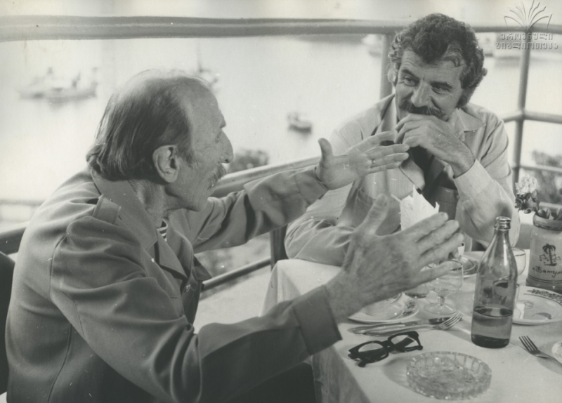 ფაილი:Yvela kometa.png